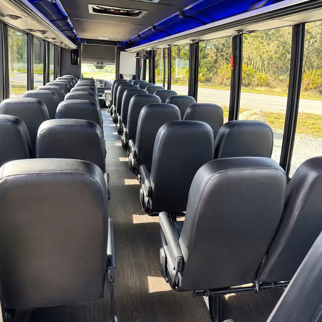 minibus rentals in stamford for small group airport runs